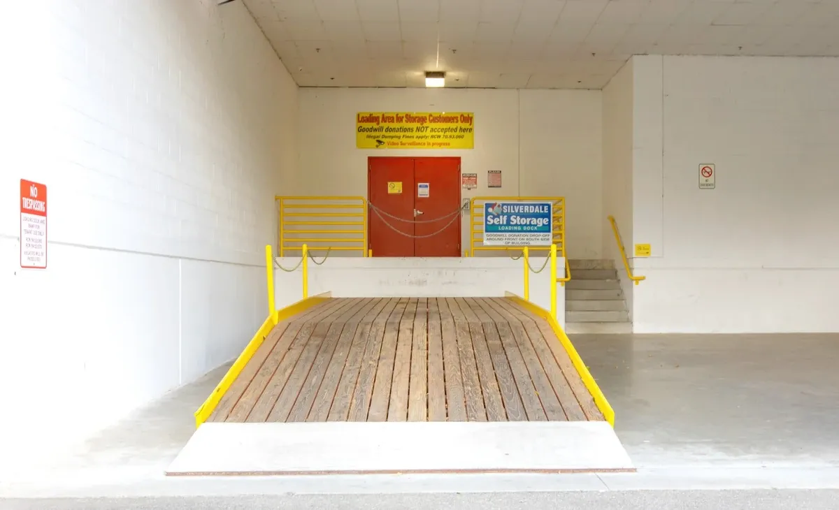 Loading bay